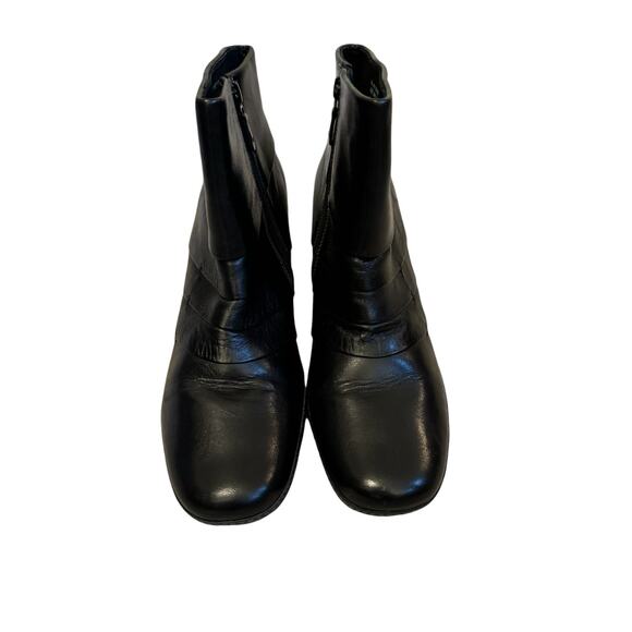 Clarks Black Leather Mika Beth Ankle Boots Minimal 11M Classic Versatile trendy - Picture 8 of 11